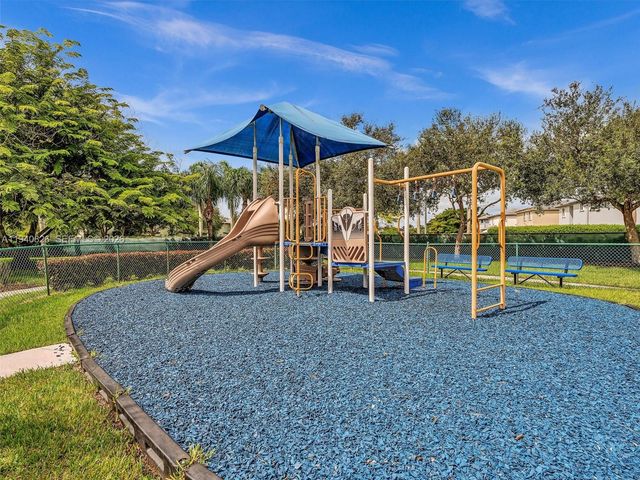 625 SE 30th Ter, Homestead, FL 33033