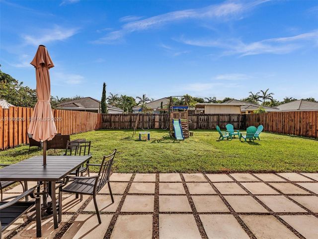 625 SE 30th Ter, Homestead, FL 33033