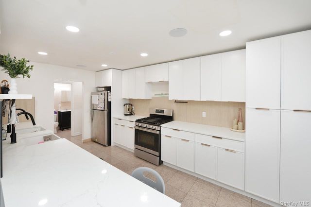 232 Kearsing Parkway G, Monsey, NY 10952