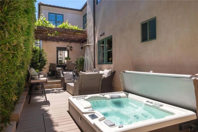 1001 4th, Hermosa Beach, CA 90254