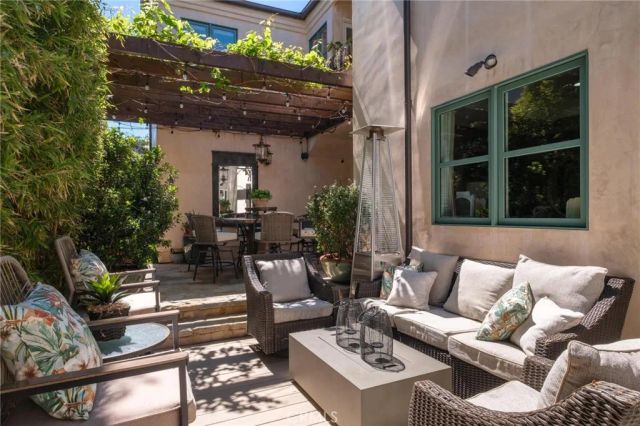 1001 4th, Hermosa Beach, CA 90254