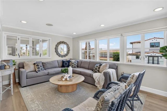 1001 4th, Hermosa Beach, CA 90254