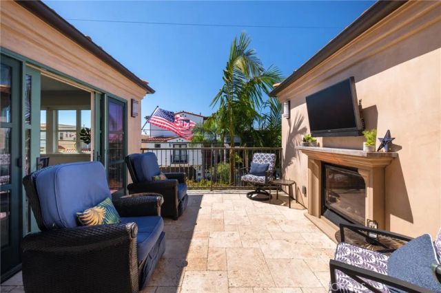 1001 4th, Hermosa Beach, CA 90254