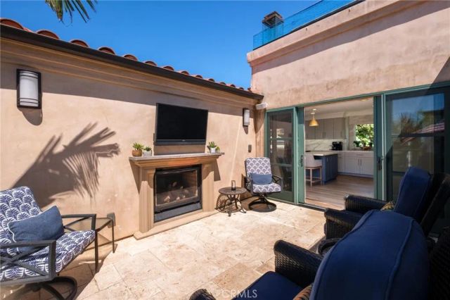 1001 4th, Hermosa Beach, CA 90254