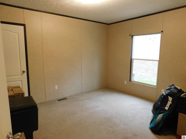 612 Ky 295 N., Kuttawa, KY 42055