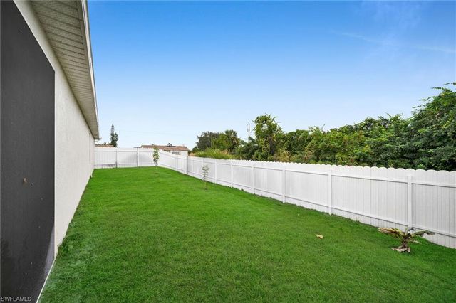 3017 26th ST SW, Lehigh Acres, FL 33976