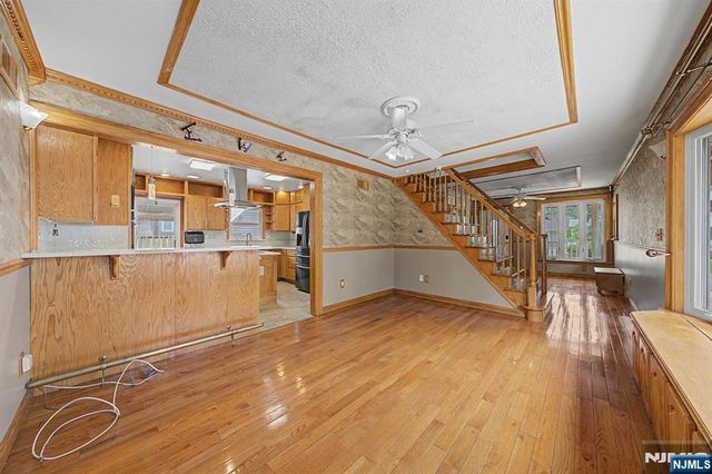 92 Blauvelt Avenue, Bergenfield, NJ 07621