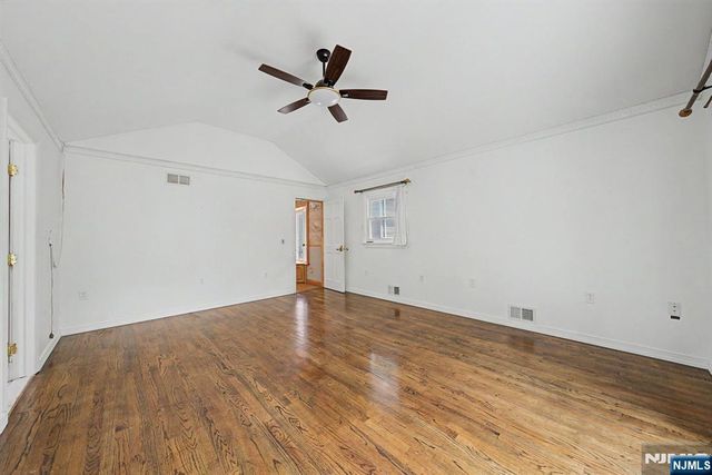 92 Blauvelt Avenue, Bergenfield, NJ 07621