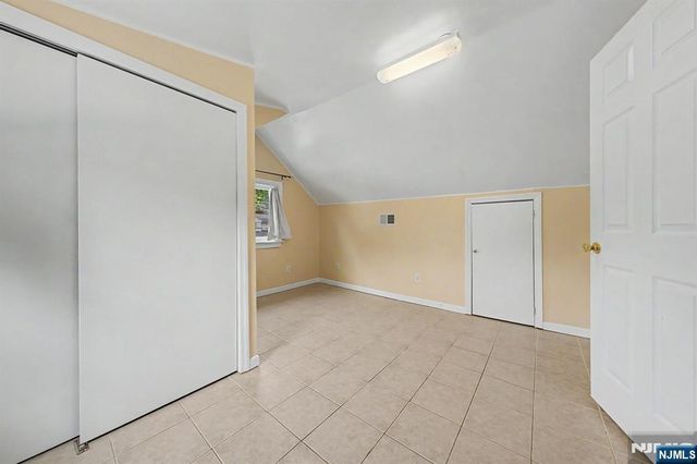 92 Blauvelt Avenue, Bergenfield, NJ 07621