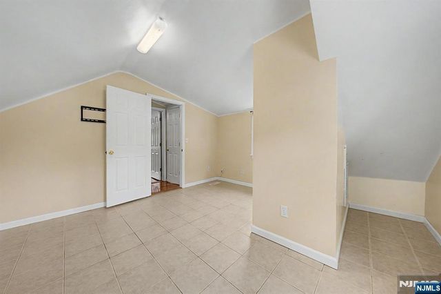92 Blauvelt Avenue, Bergenfield, NJ 07621