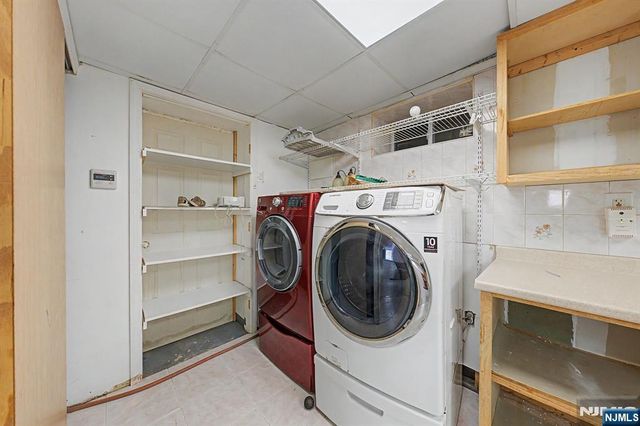 92 Blauvelt Avenue, Bergenfield, NJ 07621