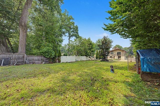92 Blauvelt Avenue, Bergenfield, NJ 07621
