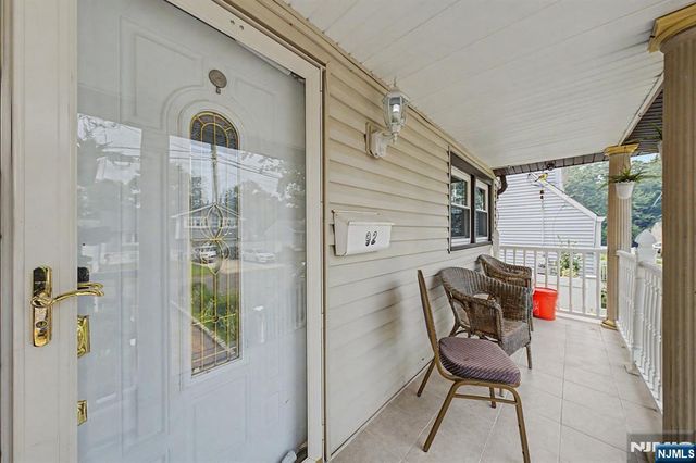 92 Blauvelt Avenue, Bergenfield, NJ 07621
