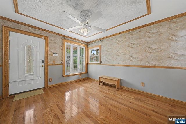 92 Blauvelt Avenue, Bergenfield, NJ 07621