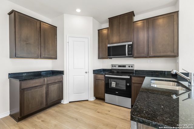 9406 GRIFFITH RUN, Converse, TX 78109