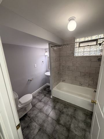 228 N SACRAMENTO Boulevard G, Chicago, IL 60612
