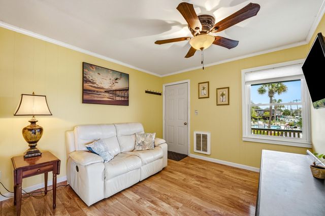 4516 Seaview St Apt 33, North Myrtle Beach, SC 29582