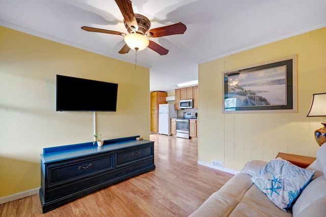4516 Seaview St Apt 33, North Myrtle Beach, SC 29582