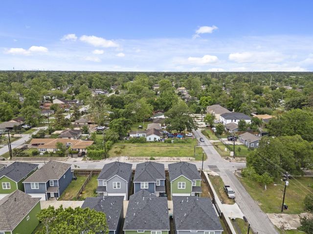 8170 Homewood Lane, Houston, TX 77028