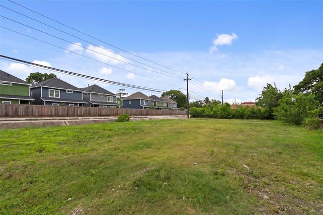 8170 Homewood Lane, Houston, TX 77028
