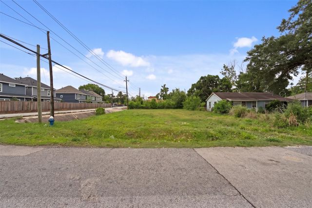 8170 Homewood Lane, Houston, TX 77028
