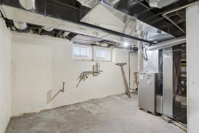 409 A Ave. NW, Cedar Rapids, IA 52405