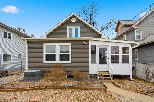 409 A Ave. NW, Cedar Rapids, IA 52405