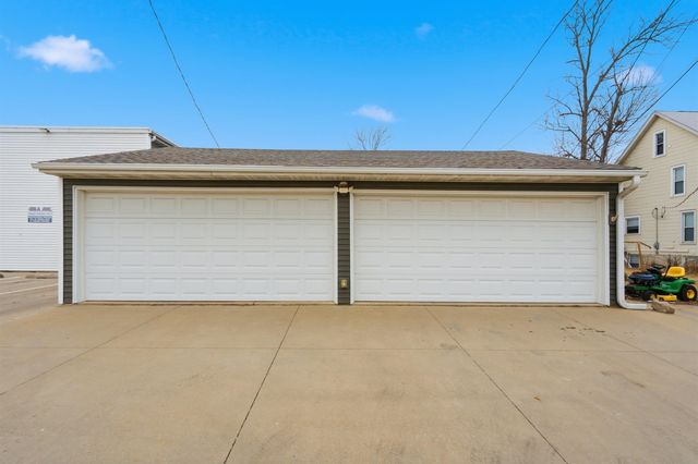 409 A Ave. NW, Cedar Rapids, IA 52405