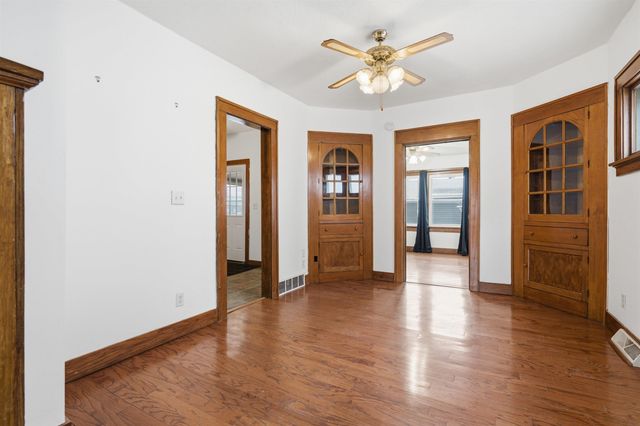 409 A Ave. NW, Cedar Rapids, IA 52405