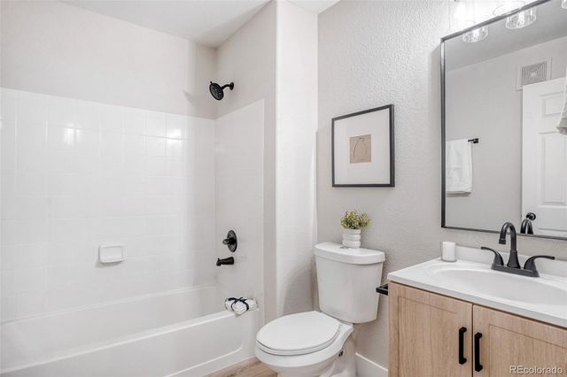 5255 Memphis Street 121, Denver, CO 80239