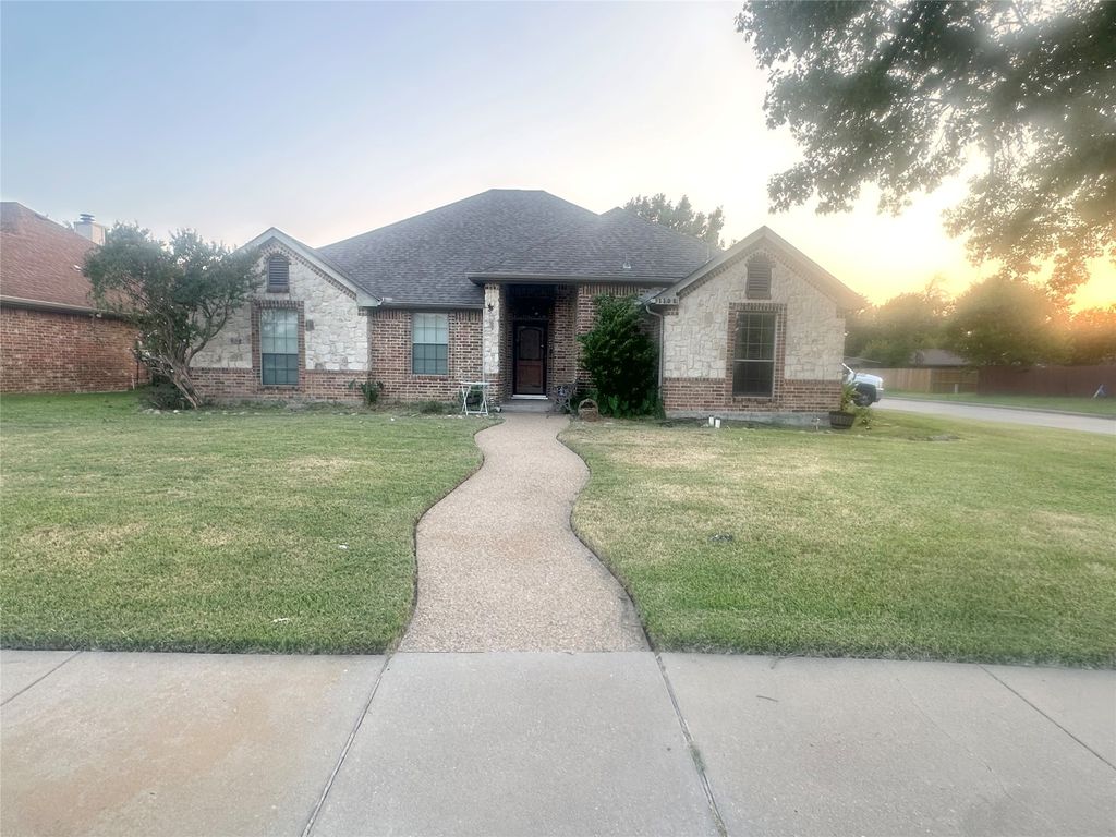 1105 Shadybrook Lane, Seagoville, TX 75159