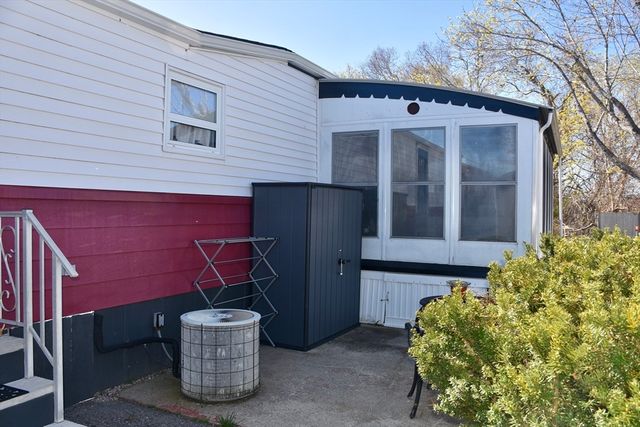 16 Francis St, Wareham, MA 02538