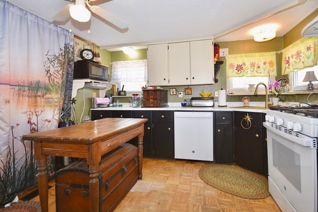 16 Francis St, Wareham, MA 02538