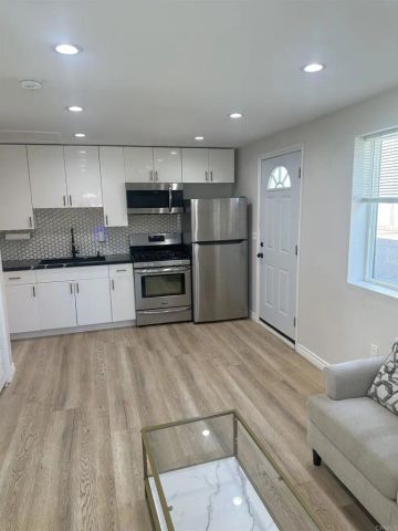 13009 Debby Street, Valley Glen, CA 91401