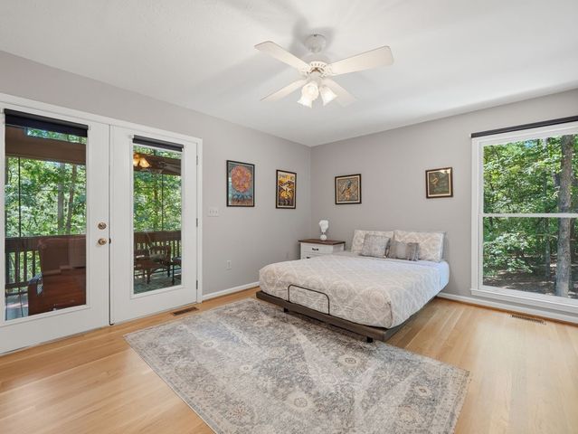 142 Armor Court, Ellijay, GA 30540