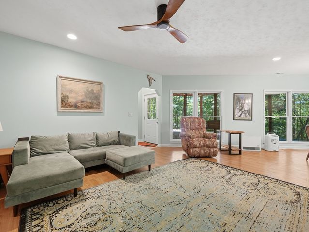 142 Armor Court, Ellijay, GA 30540