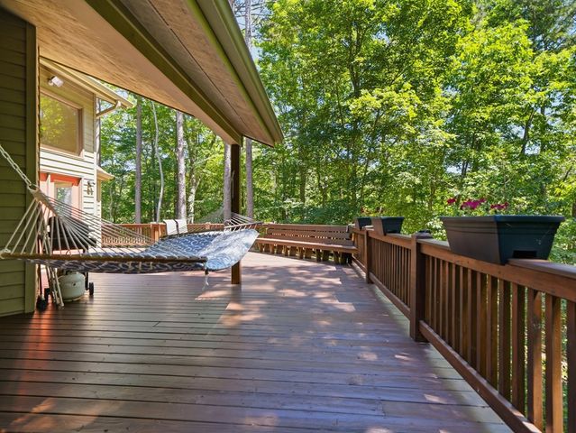 142 Armor Court, Ellijay, GA 30540