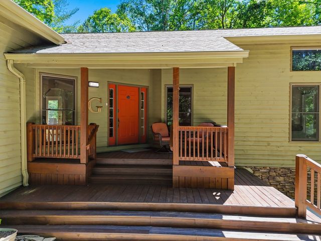 142 Armor Court, Ellijay, GA 30540