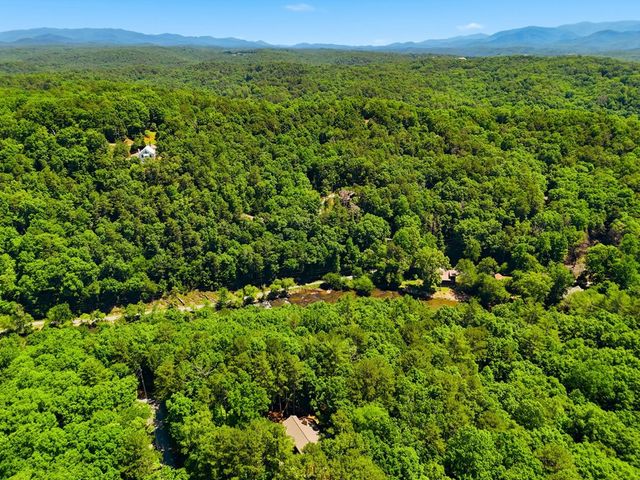 142 Armor Court, Ellijay, GA 30540