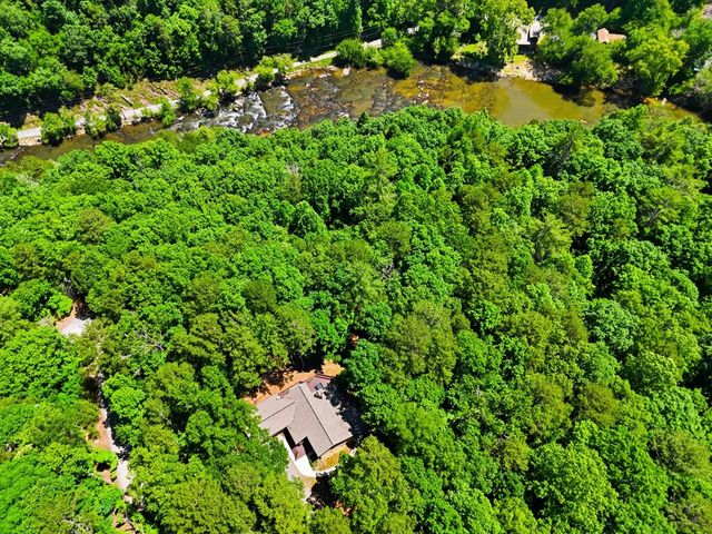 142 Armor Court, Ellijay, GA 30540