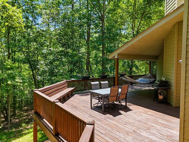 142 Armor Court, Ellijay, GA 30540