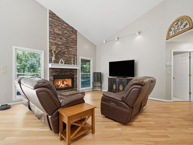 142 Armor Court, Ellijay, GA 30540