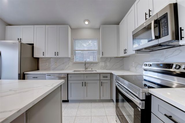 9026 Eaglecove Drive, Houston, TX 77064