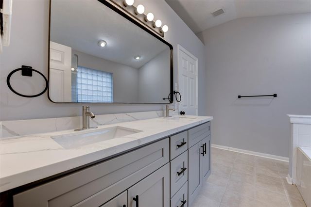 9026 Eaglecove Drive, Houston, TX 77064