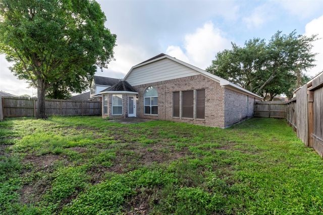 9026 Eaglecove Drive, Houston, TX 77064