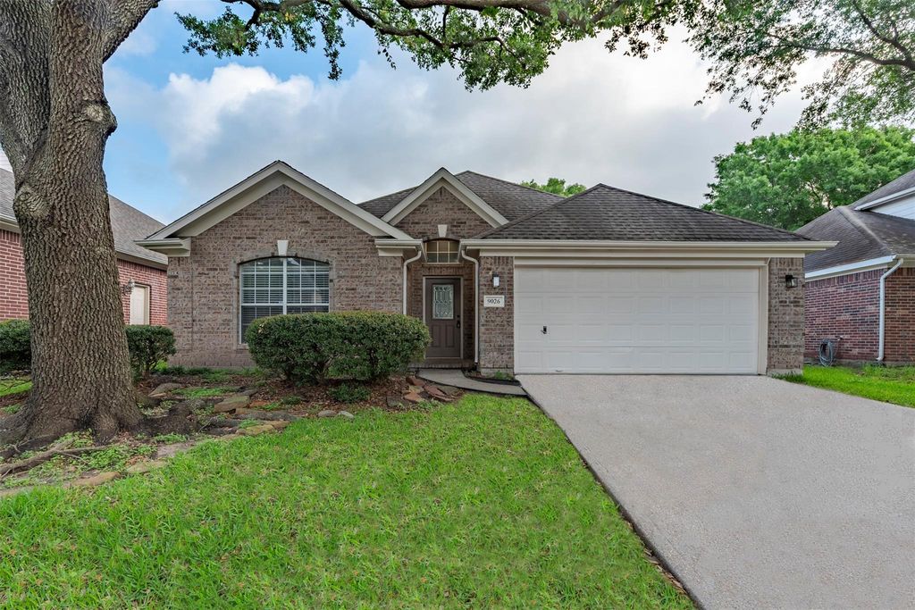 9026 Eaglecove Drive, Houston, TX 77064