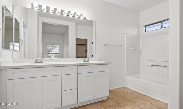 2575 W AMBER SUN Drive, Phoenix, AZ 85085