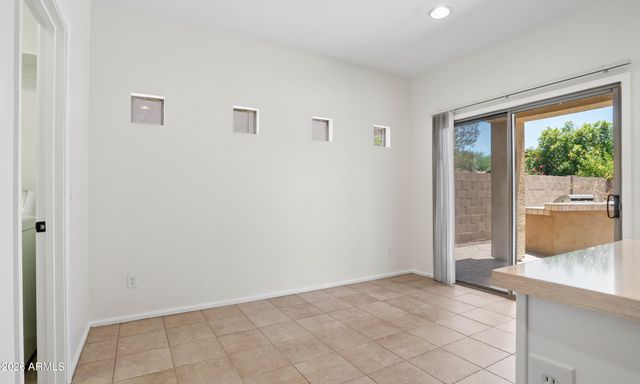 2575 W AMBER SUN Drive, Phoenix, AZ 85085