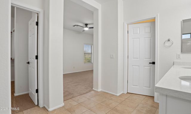 2575 W AMBER SUN Drive, Phoenix, AZ 85085