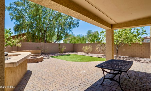 2575 W AMBER SUN Drive, Phoenix, AZ 85085